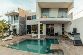 87967 Breathtaking beach Villa, feel the inviting vibe!